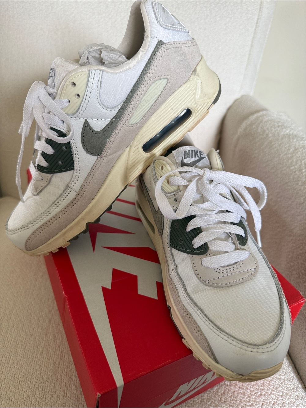 Nike Air Max 90 SE in White, Gray & Green Accents FZ5159-100